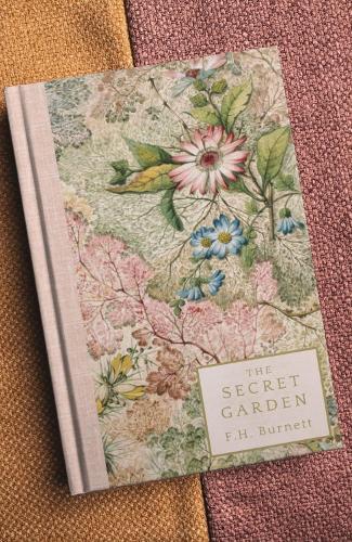 Secret Garden (Heritage Collection) by Frances Hodgson Burnett, Genre: Fiction